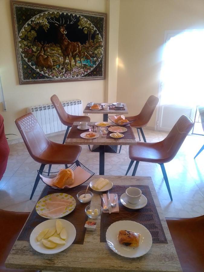 El Refugio Bed & Breakfast Villarrobledo Luaran gambar